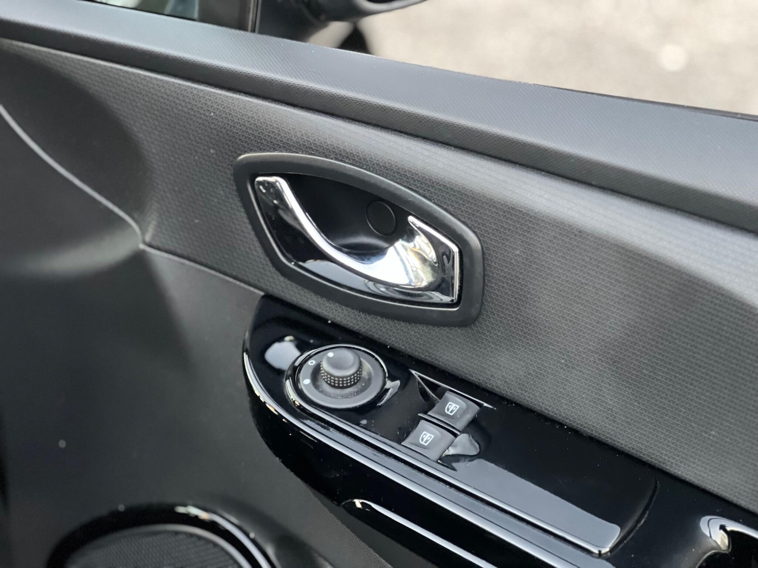 Used Renault Clio 2014 for sale - 76620032: Photo 39