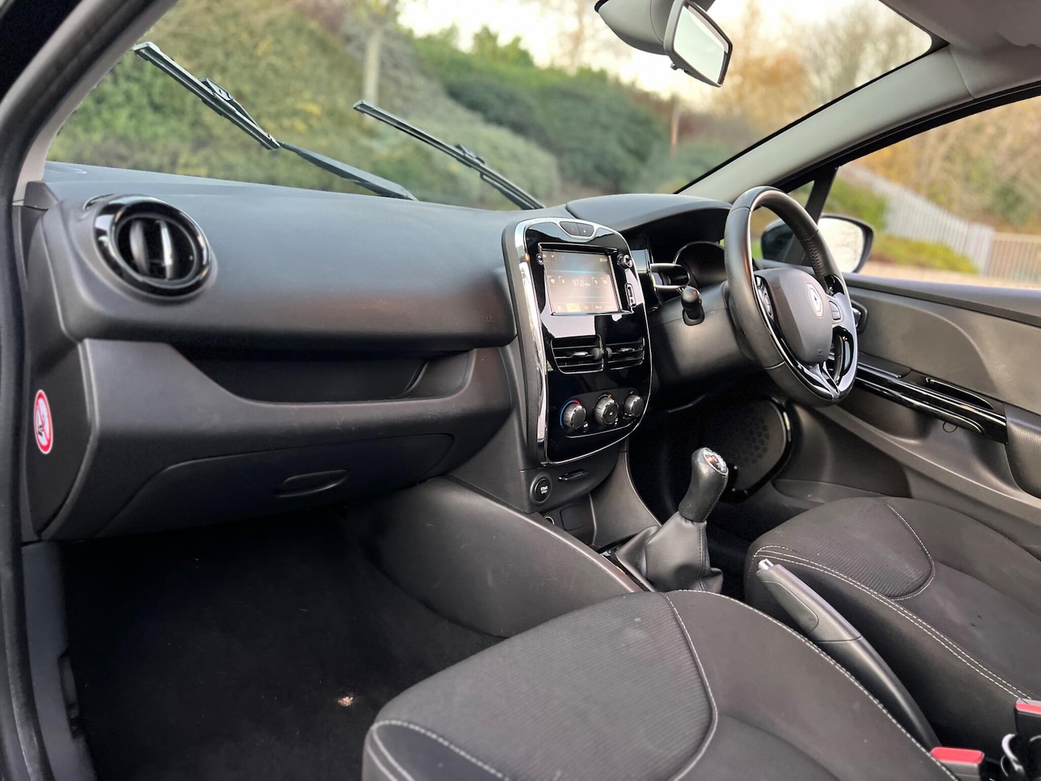 Used Renault Clio 2014 for sale - 76620032: Photo 5