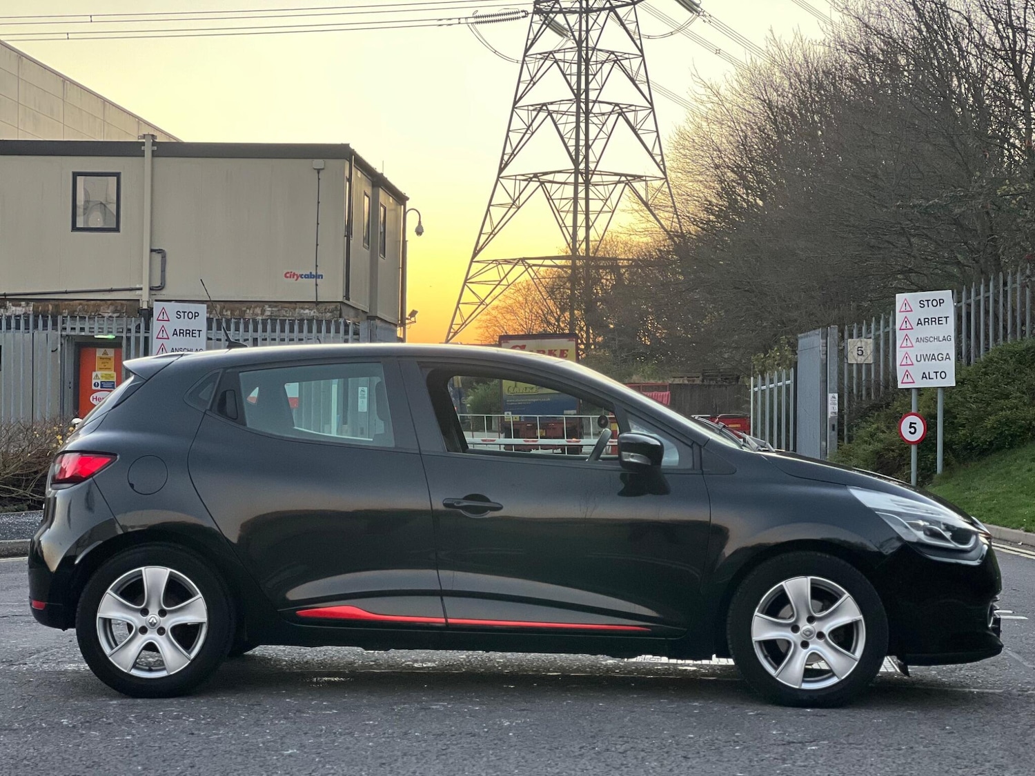 Used Renault Clio 2014 for sale - 76620032: Photo 9