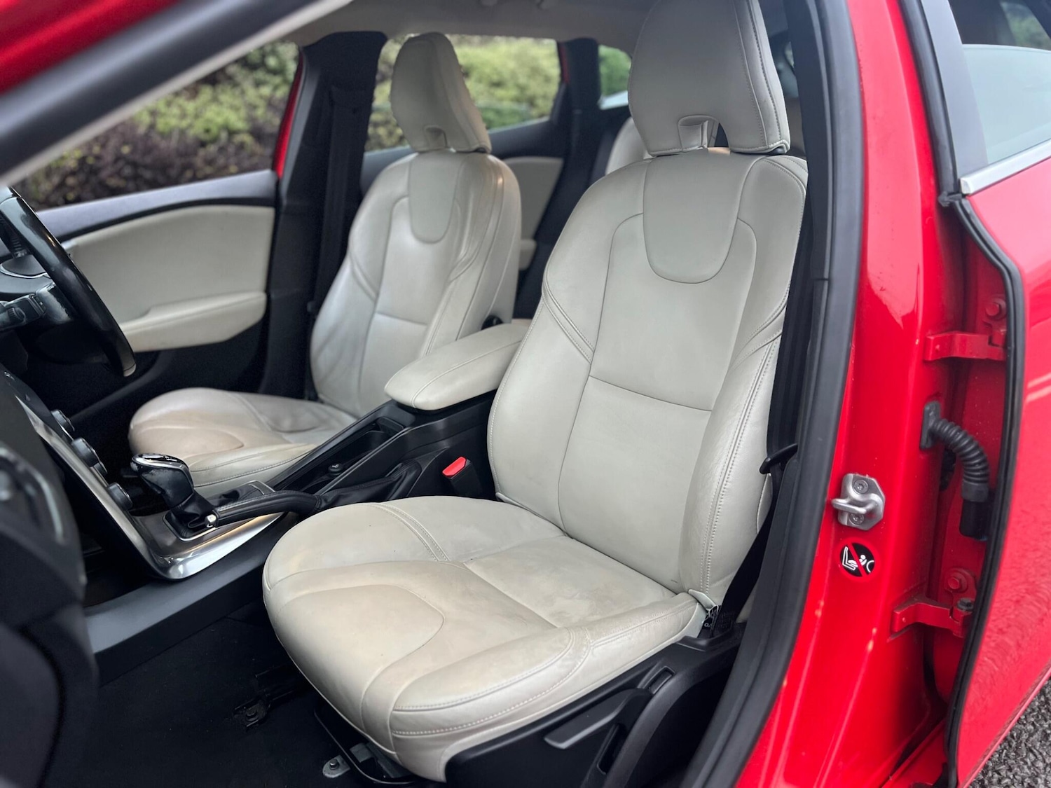 Used Volvo V40 2014 for sale - 77039973: Photo 19