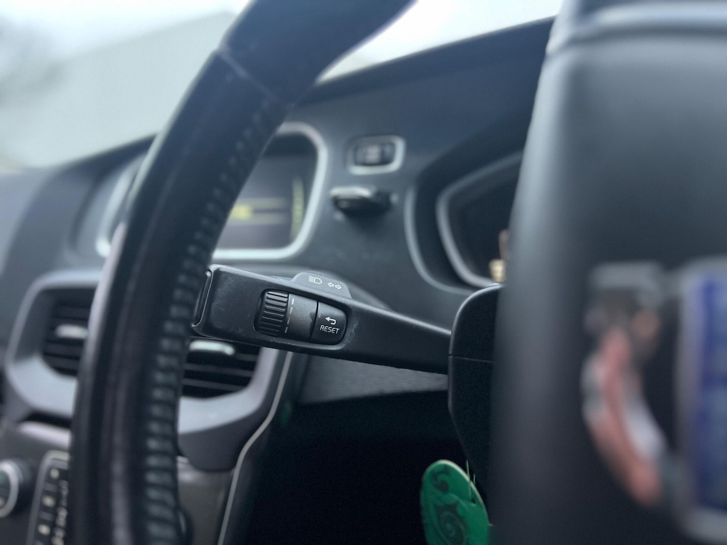 Used Volvo V40 2014 for sale - 77039973: Photo 27