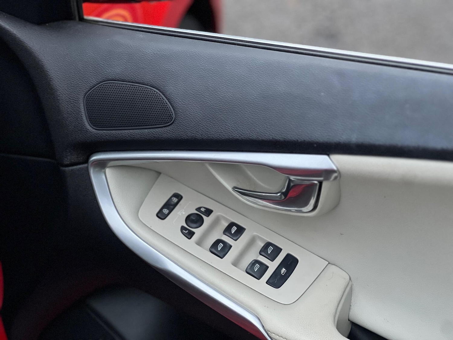 Used Volvo V40 2014 for sale - 77039973: Photo 36