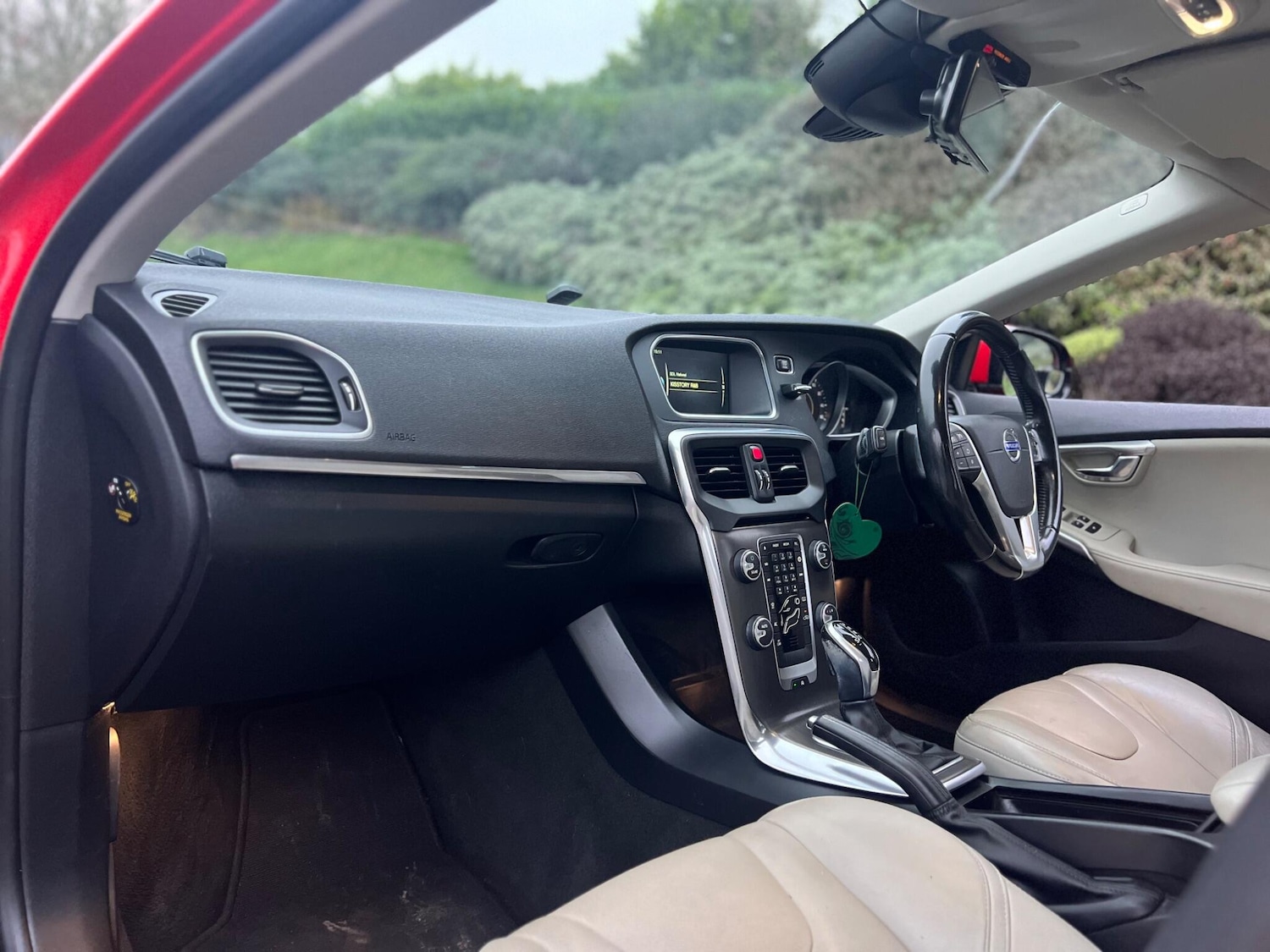 Used Volvo V40 2014 for sale - 77039973: Photo 5