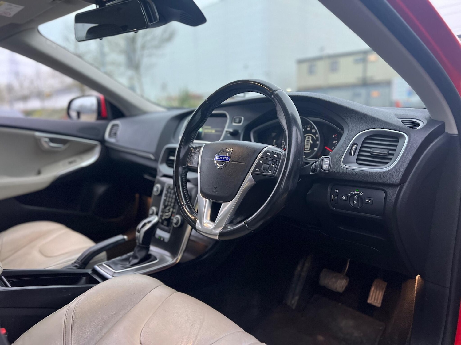 Used Volvo V40 2014 for sale - 77039973: Photo 7