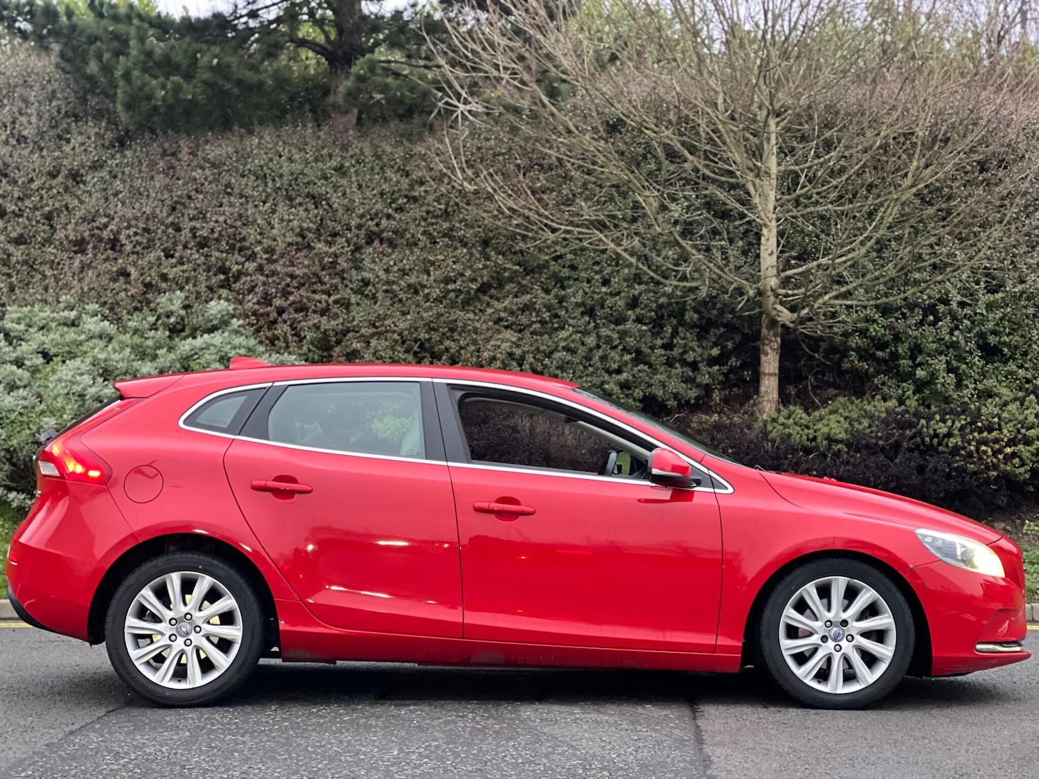 Used Volvo V40 2014 for sale - 77039973: Photo 8