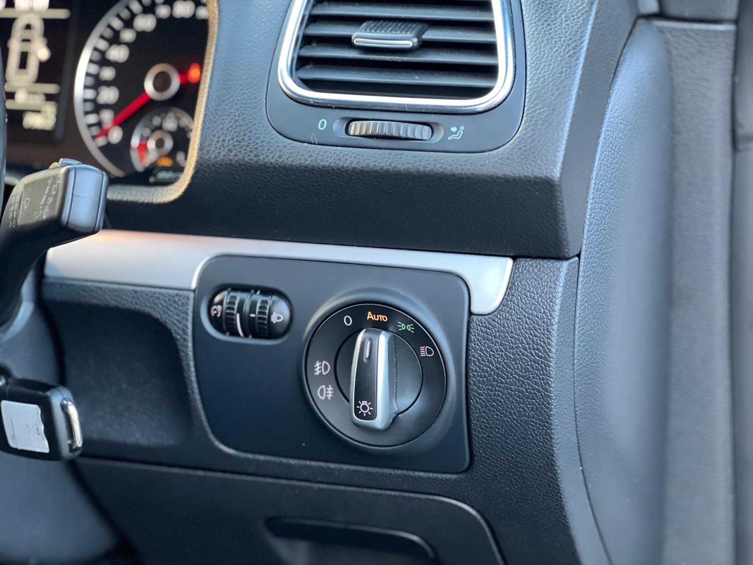 Used Volkswagen Scirocco for sale - 77538631: Photo 36