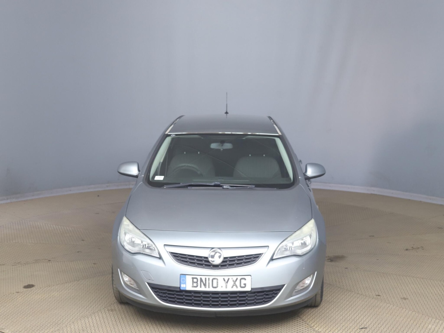 Used Vauxhall Astra 2010 for sale - 78115497: Photo 2