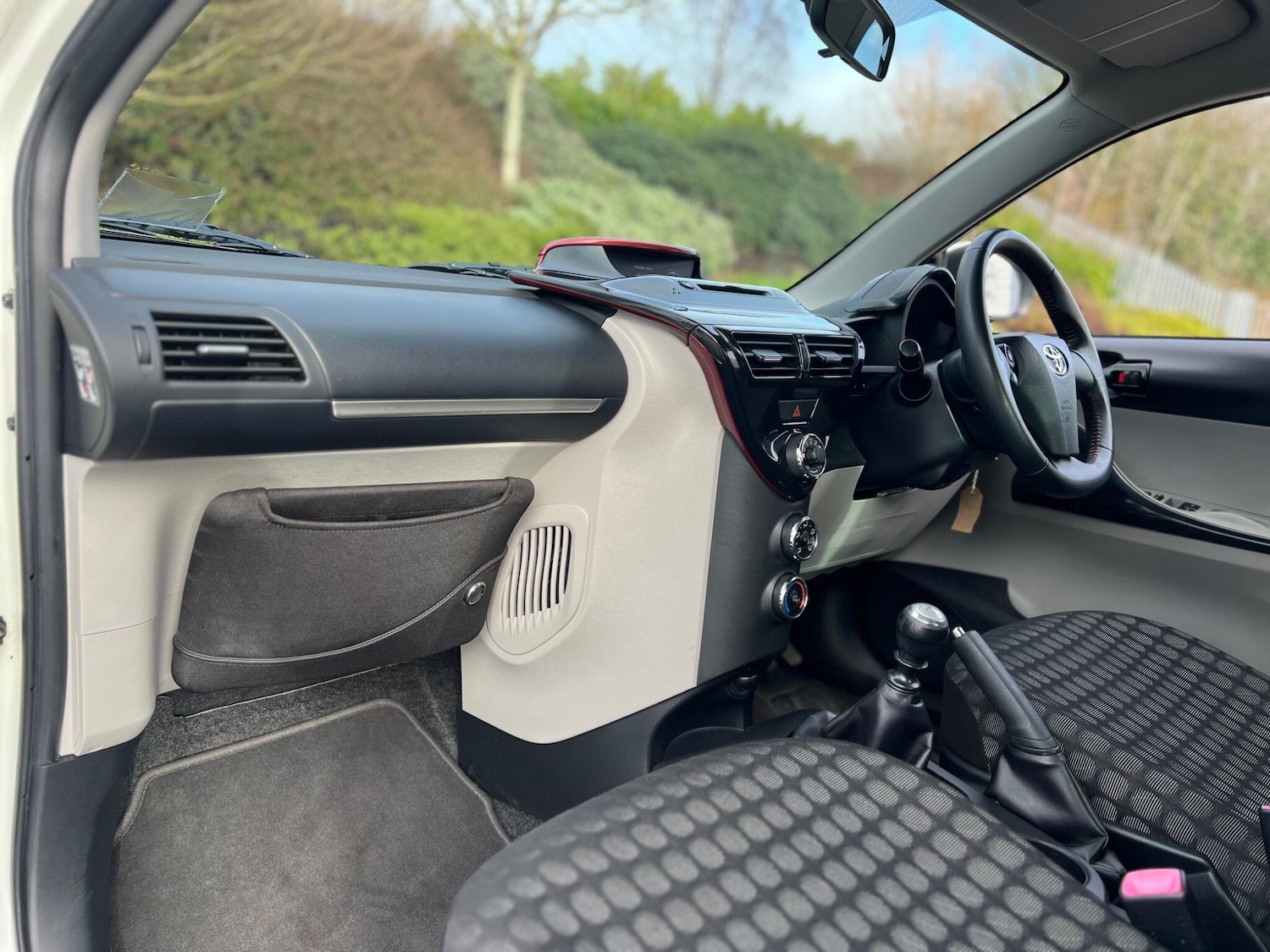 Used Toyota IQ 2011 for sale - 77229394: Photo 4