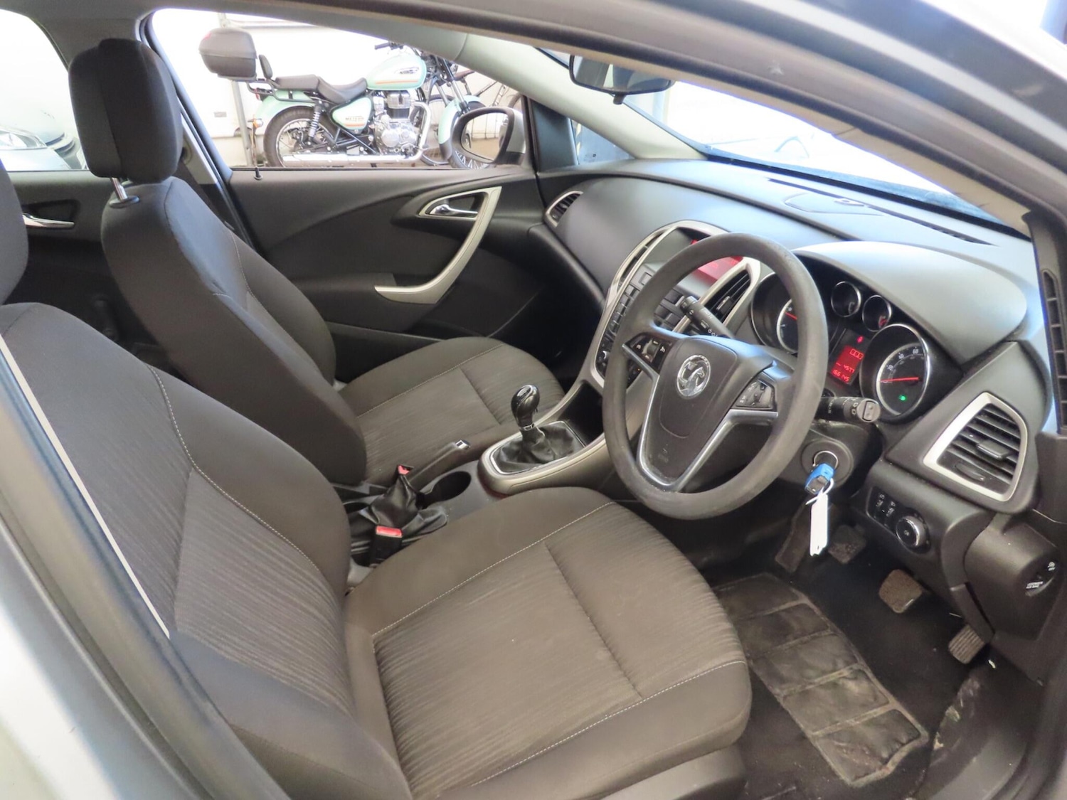 Used Vauxhall Astra for sale - 77977673: Photo 3