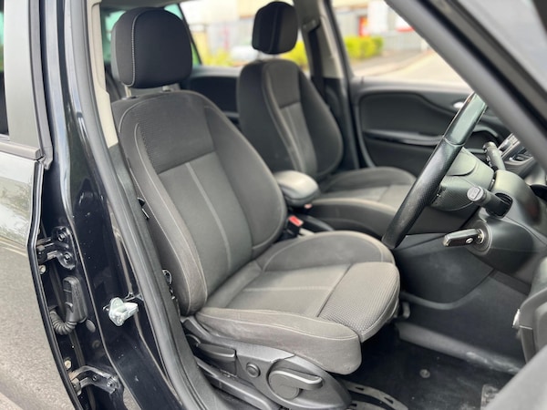 Used Vauxhall Zafira 2014 for sale - 76239809: Photo 17