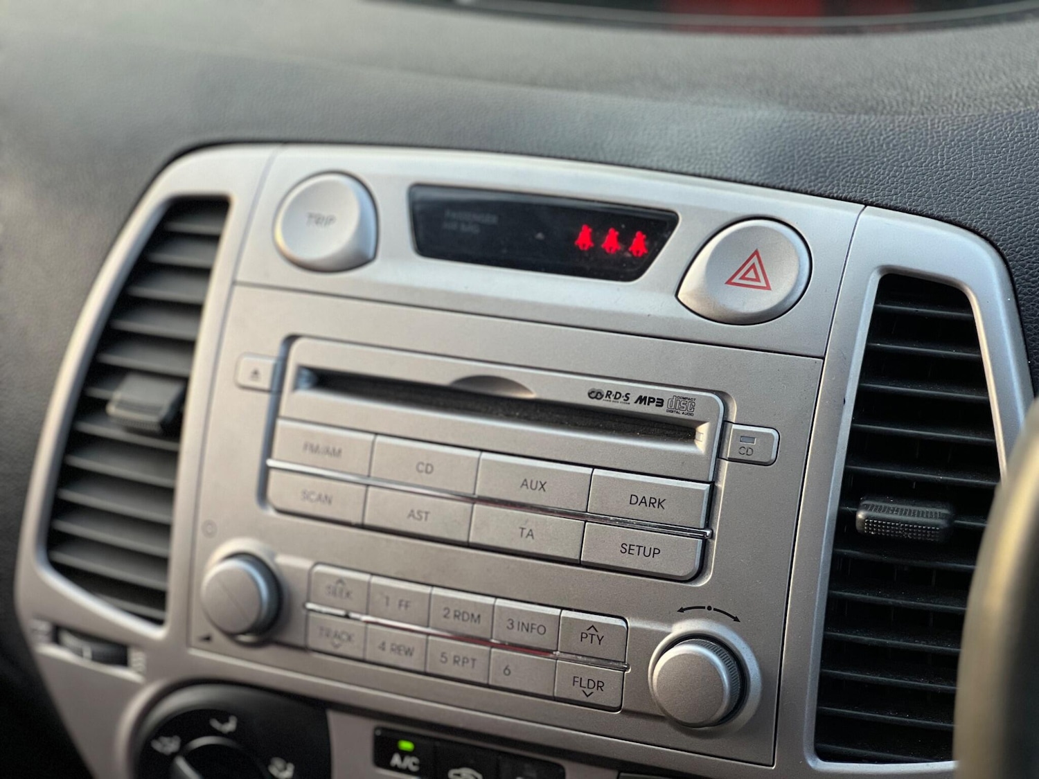 Used Hyundai i20 2010 for sale - 76550021: Photo 30