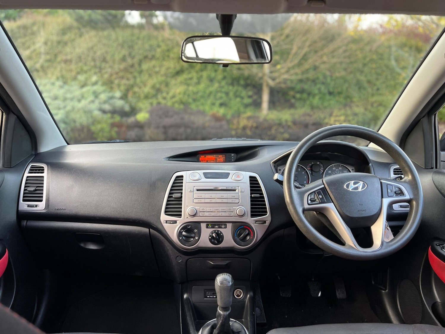 Used Hyundai i20 2010 for sale - 76550021: Photo 4