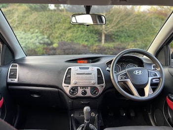 Used Hyundai i20 2010 for sale - 76550021: Photo