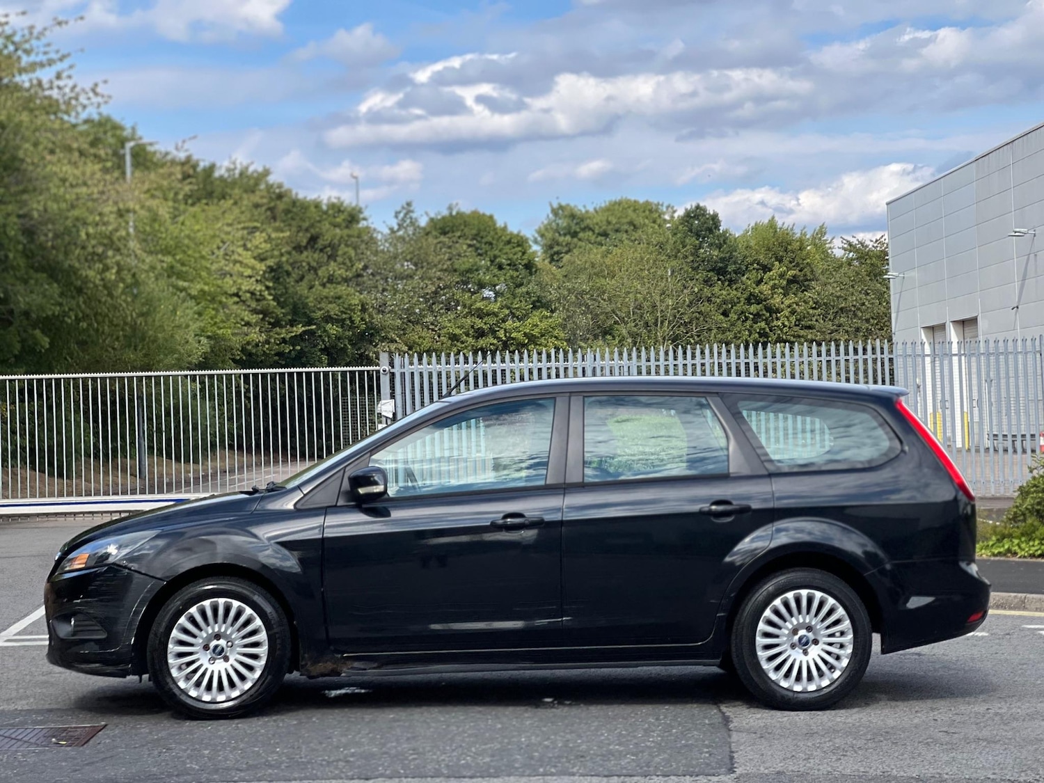 Used Ford Focus 2010 for sale - 76071765: Photo 14