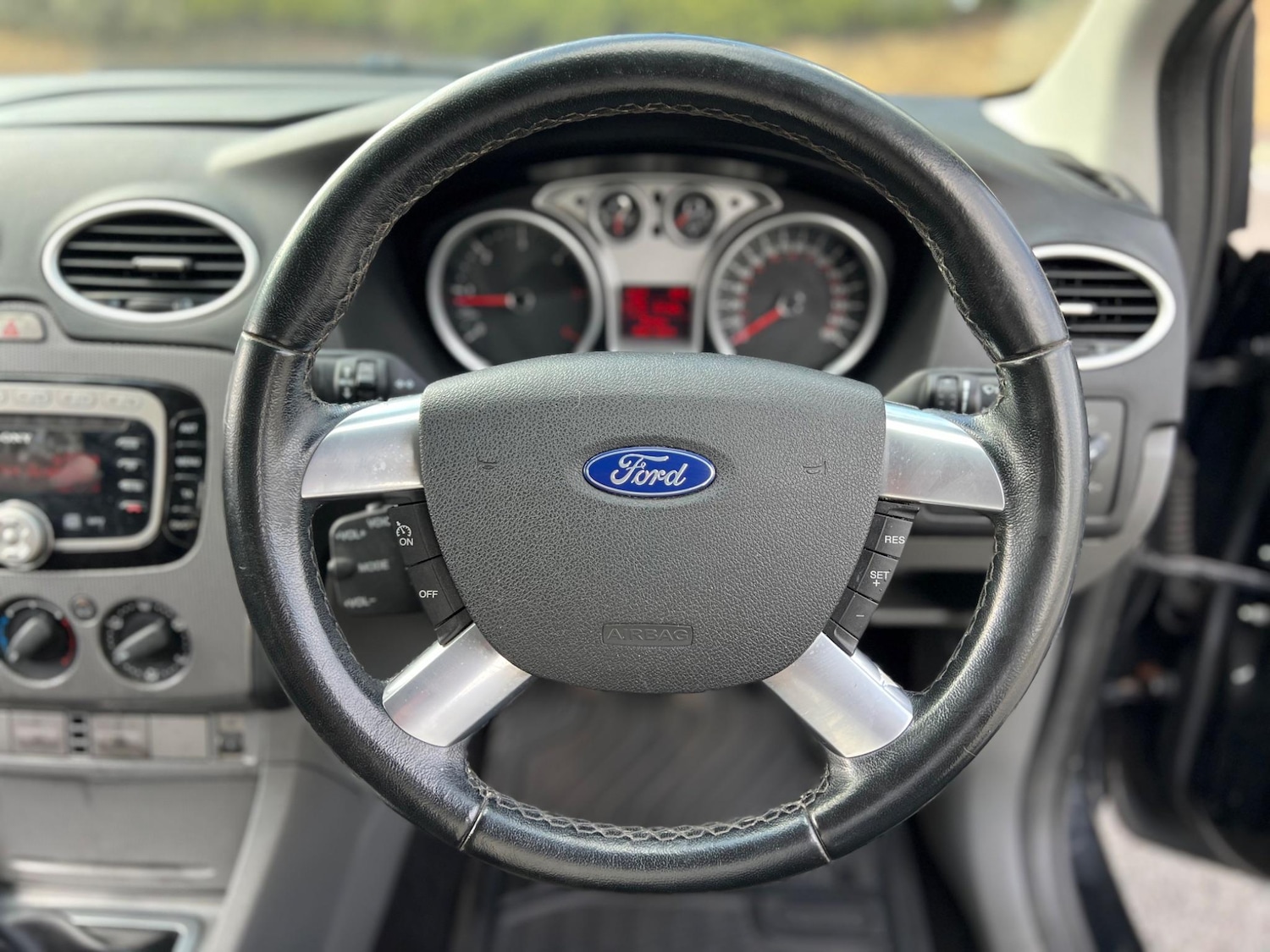 Used Ford Focus 2010 for sale - 76071765: Photo 5