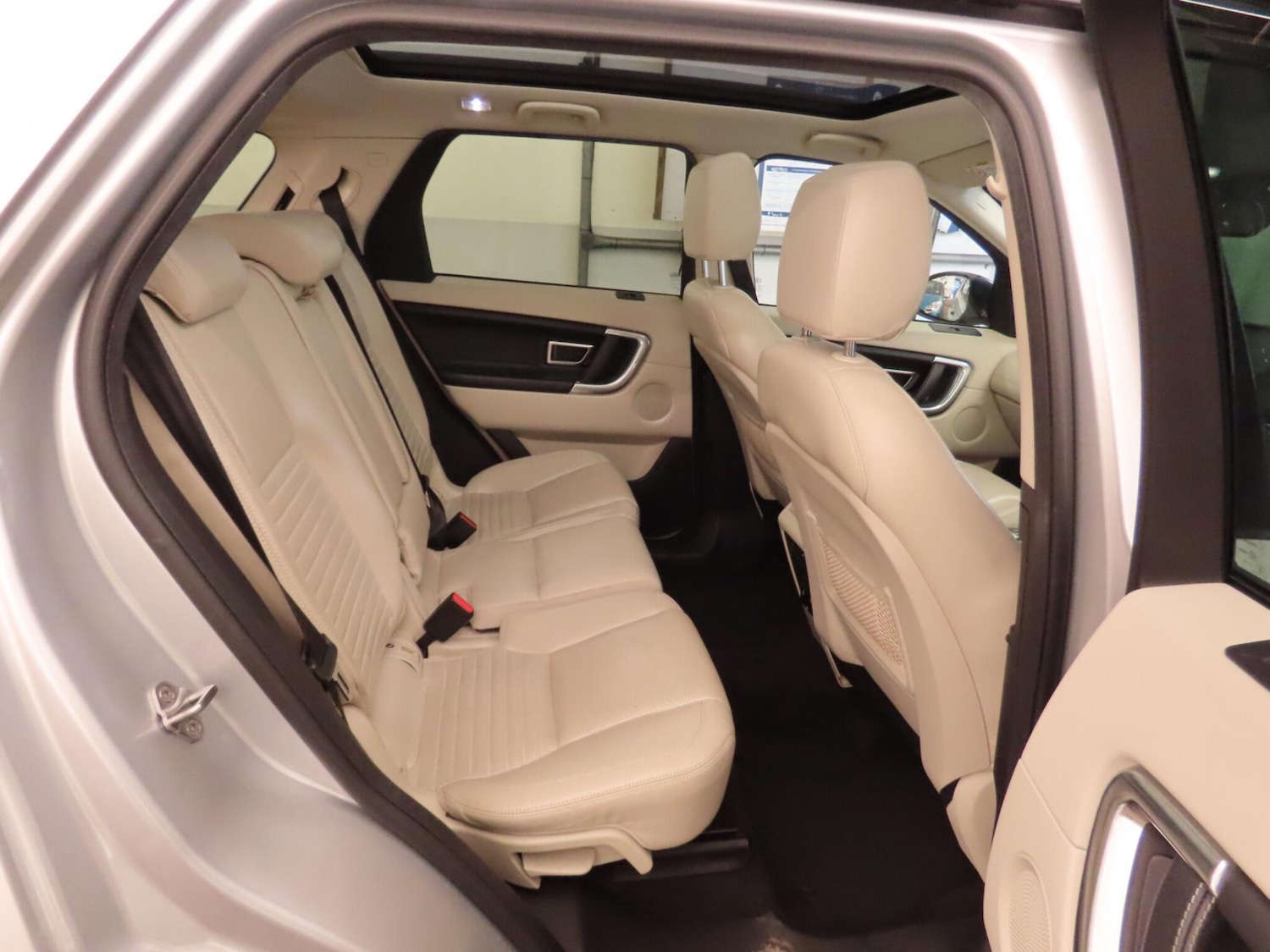 Used Land Rover Discovery Sport 2016 for sale - 77993991: Photo 10