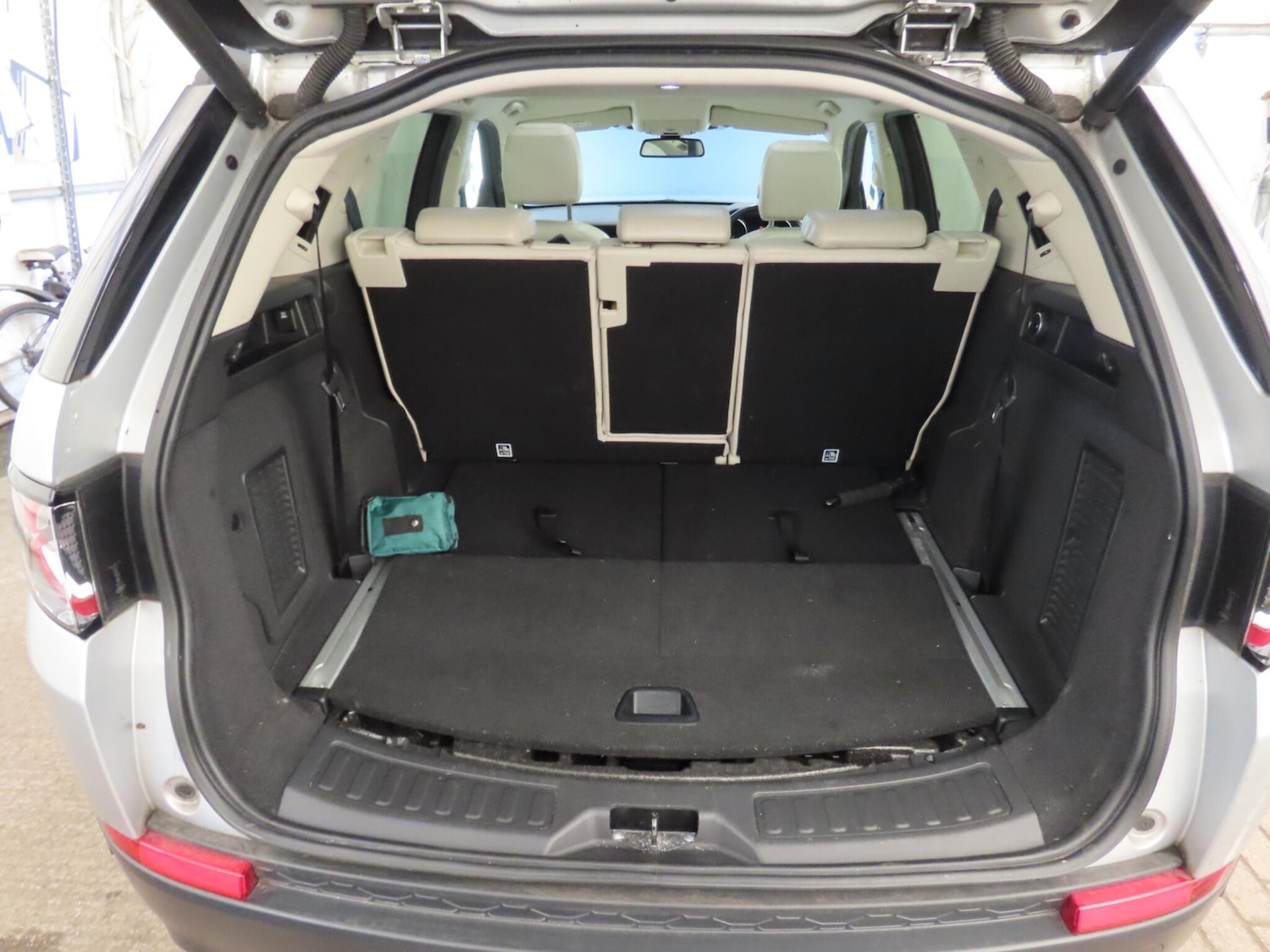 Used Land Rover Discovery Sport 2016 for sale - 77993991: Photo 11