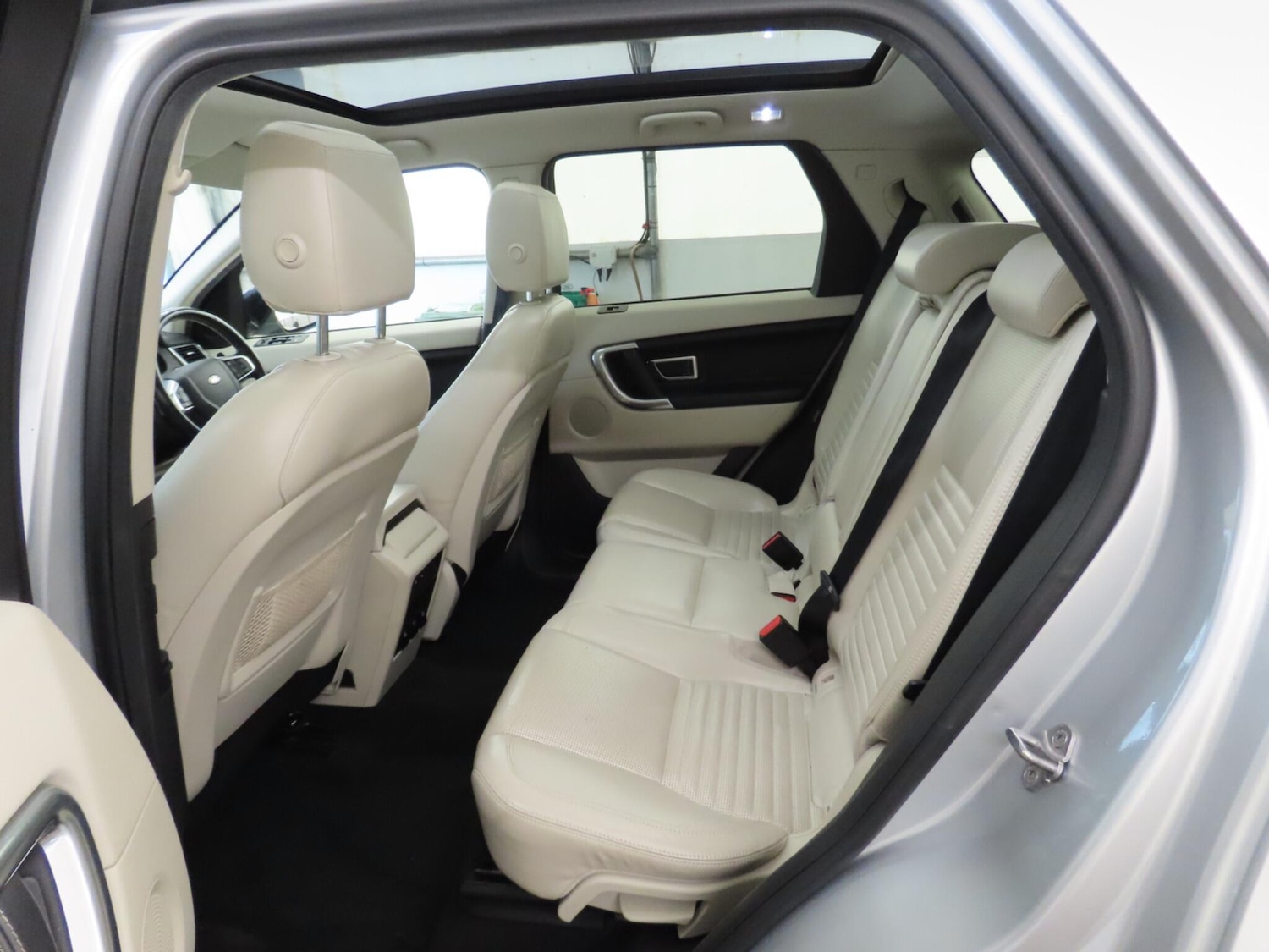 Used Land Rover Discovery Sport 2016 for sale - 77993991: Photo 6