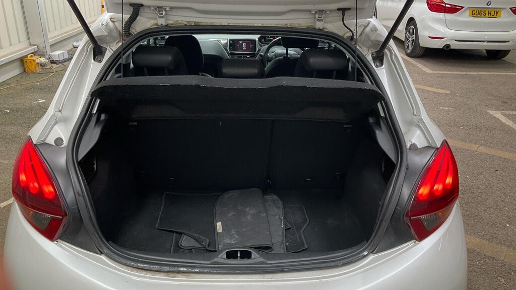 Used Peugeot 208 2016 for sale - 76988473: Photo 11