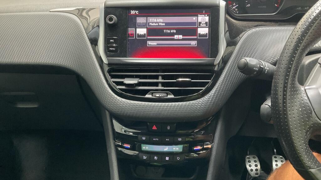 Used Peugeot 208 2016 for sale - 76988473: Photo 4