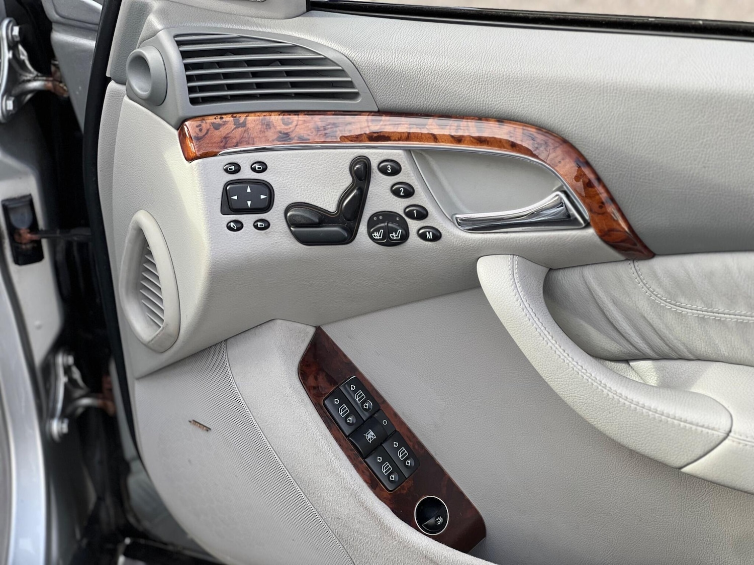 Used Mercedes-Benz S Class 2005 for sale - 78072808: Photo 43