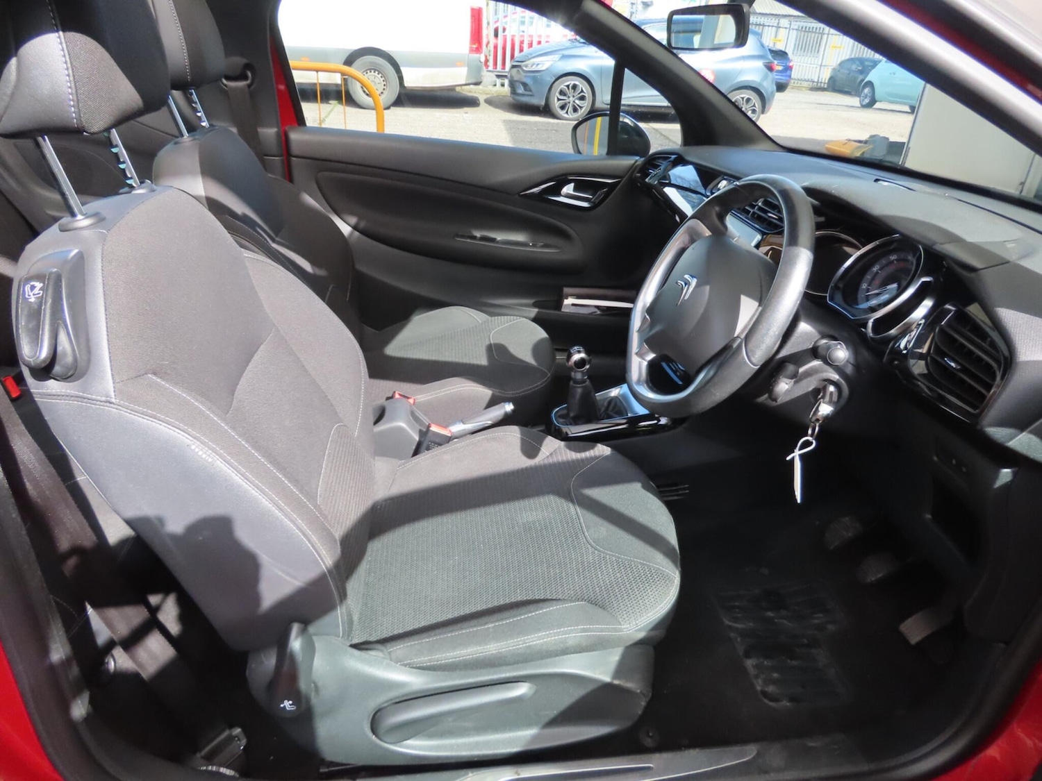 Used DS Automobiles DS 3 2015 for sale - 78086249: Photo 3