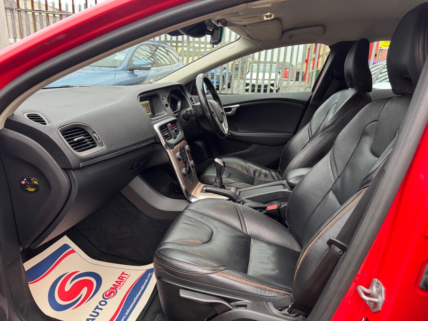 Used Volvo V40 2015 for sale - 77305560: Photo 12