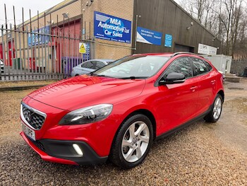 Used Volvo V40 Cross Country 2015 for sale - 77305560: Photo