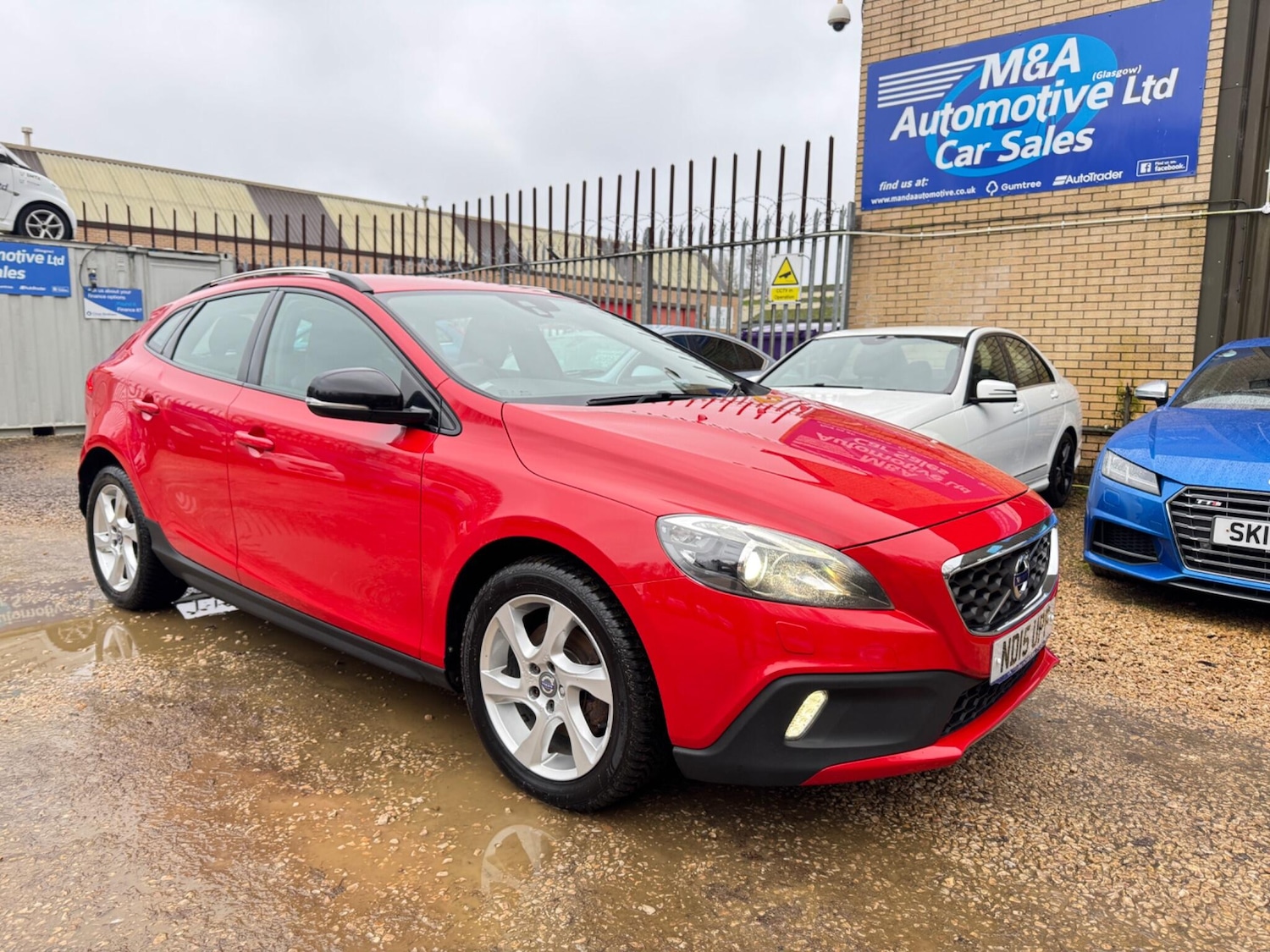 Used Volvo V40 2015 for sale - 77305560: Photo 2