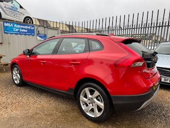 Used Volvo V40 Cross Country 2015 for sale - 77305560: Photo
