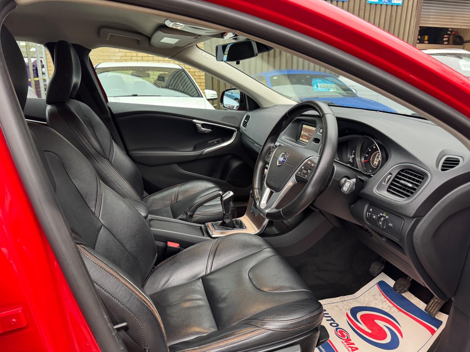 Used Volvo V40 2015 for sale - 77305560: Photo 9