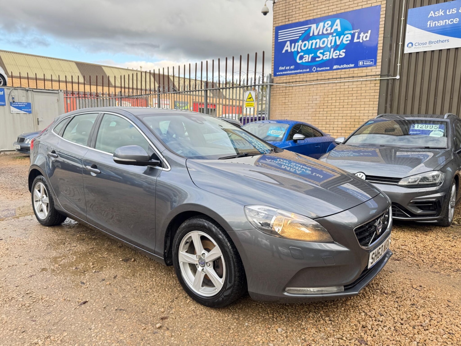 Used Volvo V40 2014 for sale - 76327040: Photo 1