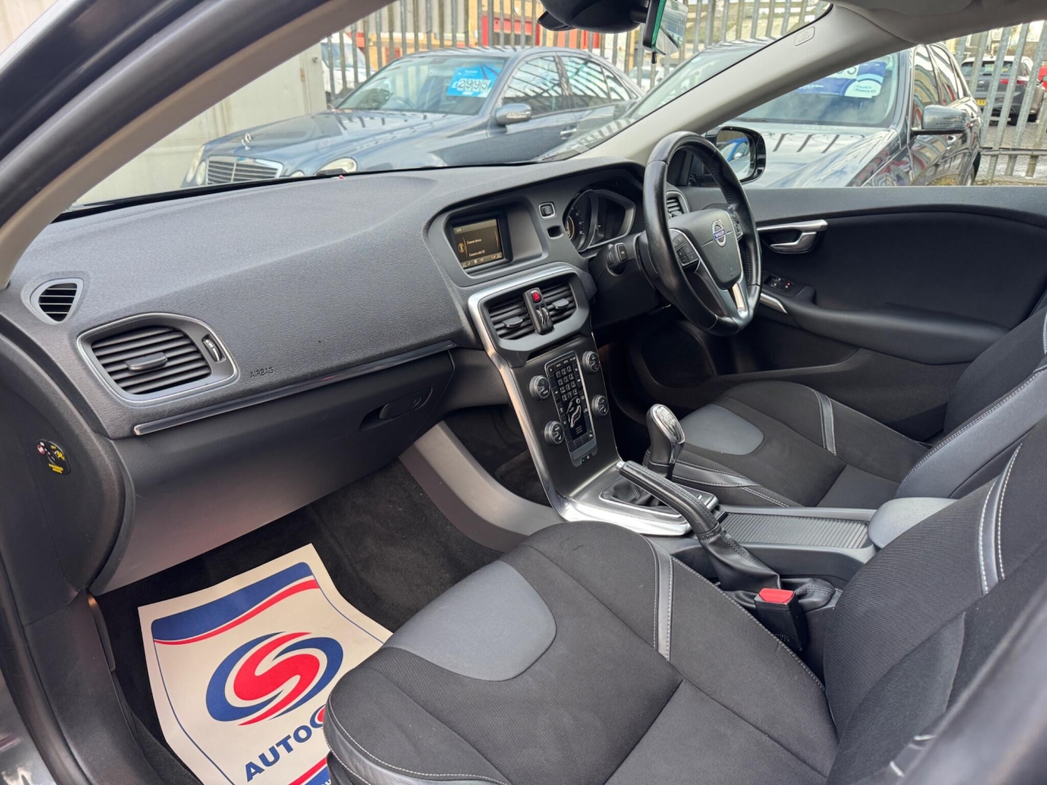 Used Volvo V40 2014 for sale - 76327040: Photo 11