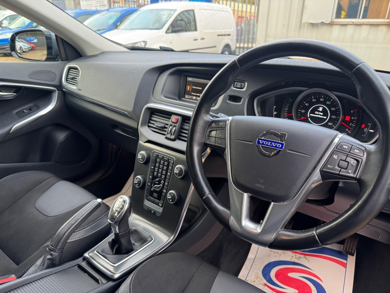 Used Volvo V40 2014 for sale - 76327040: Photo 15