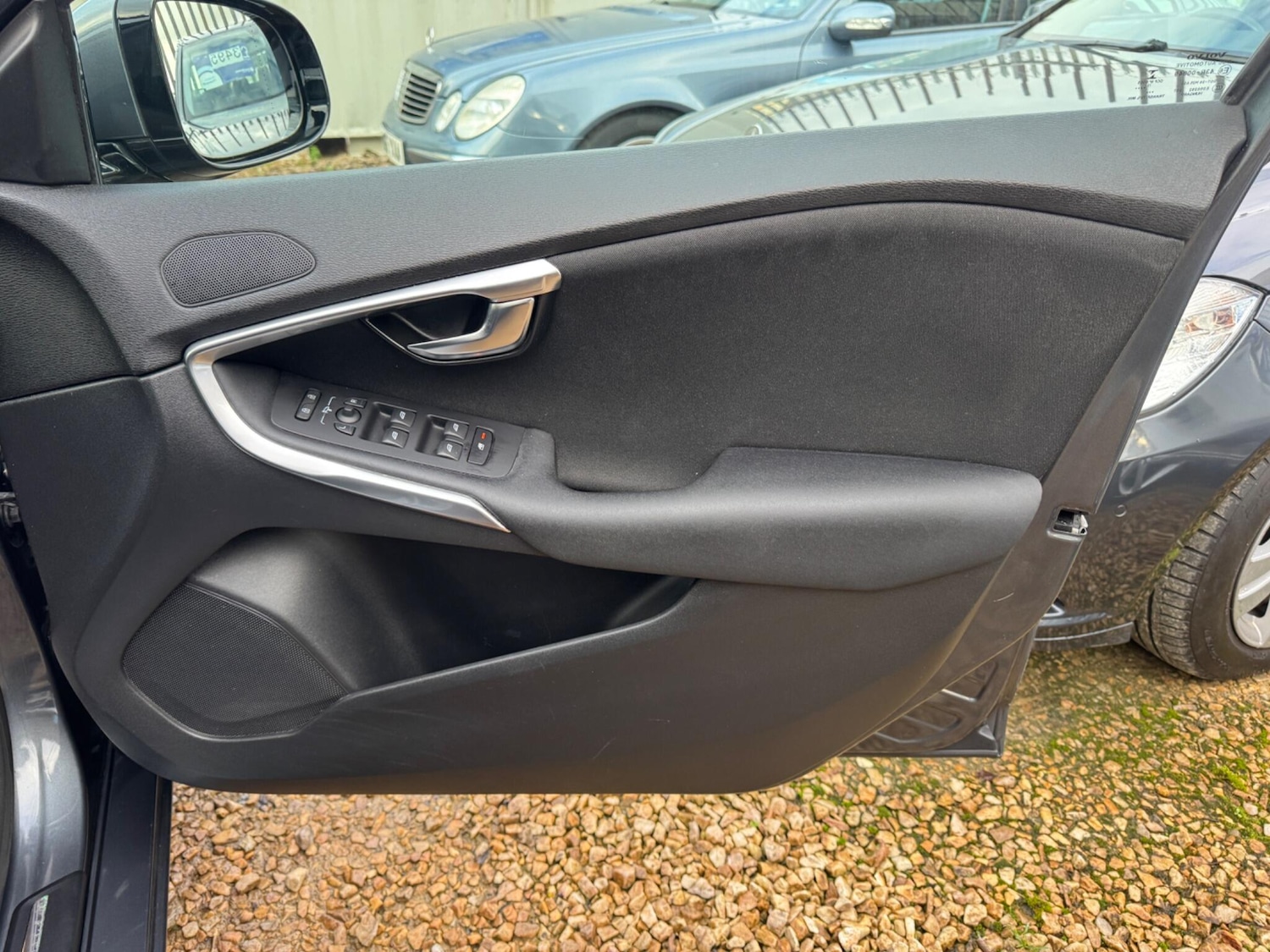 Used Volvo V40 2014 for sale - 76327040: Photo 18