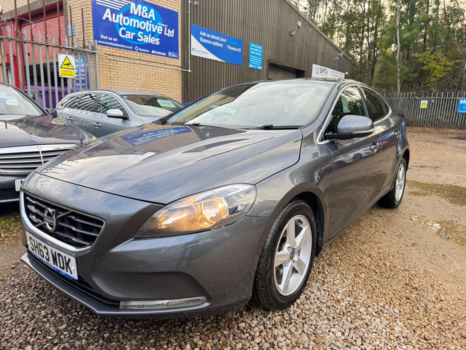 Used Volvo V40 2014 for sale - 76327040: Photo 2