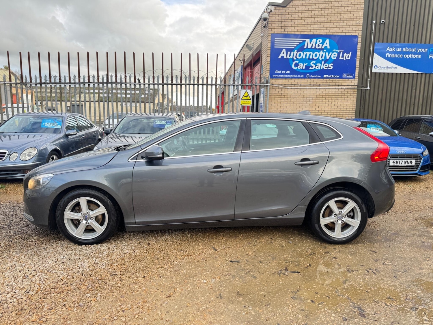 Used Volvo V40 2014 for sale - 76327040: Photo 5