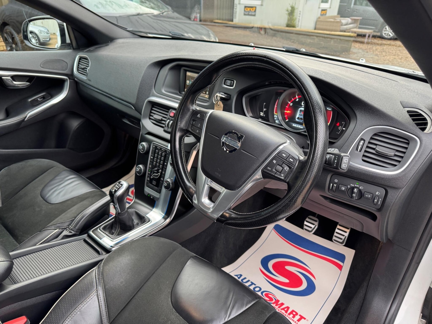 Used Volvo V40 2015 for sale - 76994892: Photo 11