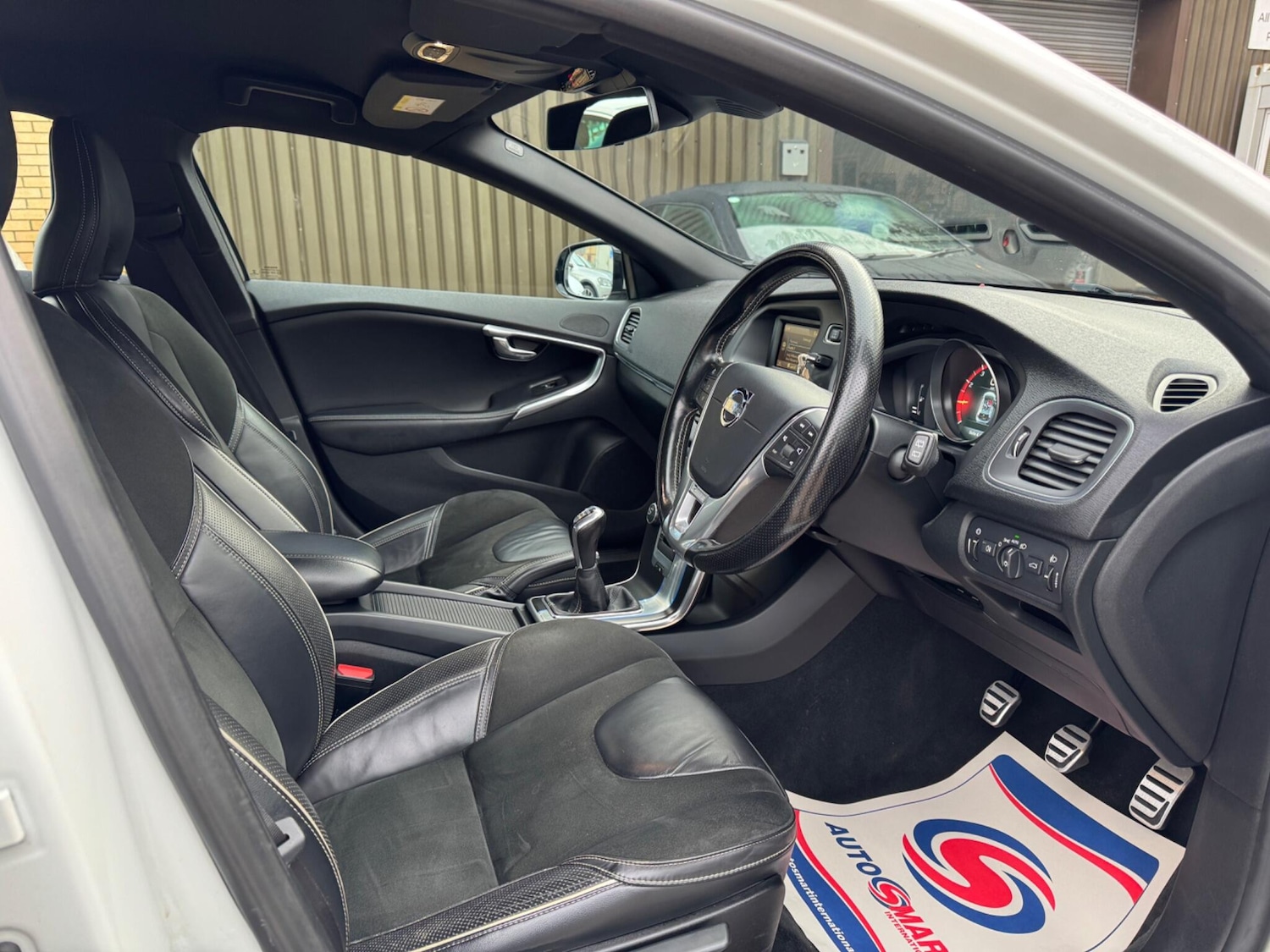 Used Volvo V40 2015 for sale - 76994892: Photo 9