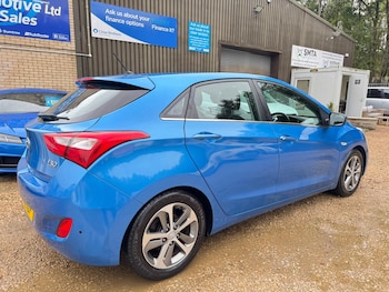Used Hyundai i30 2015 for sale - 76136801: Photo