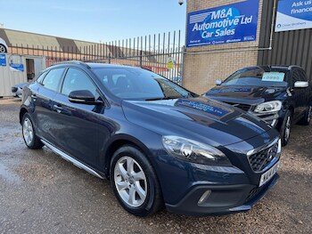 Used Volvo V40 Cross Country 2014 for sale - 77768411: Photo