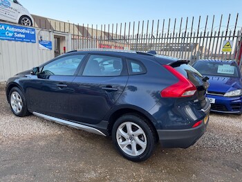 Used Volvo V40 Cross Country 2014 for sale - 77768411: Photo