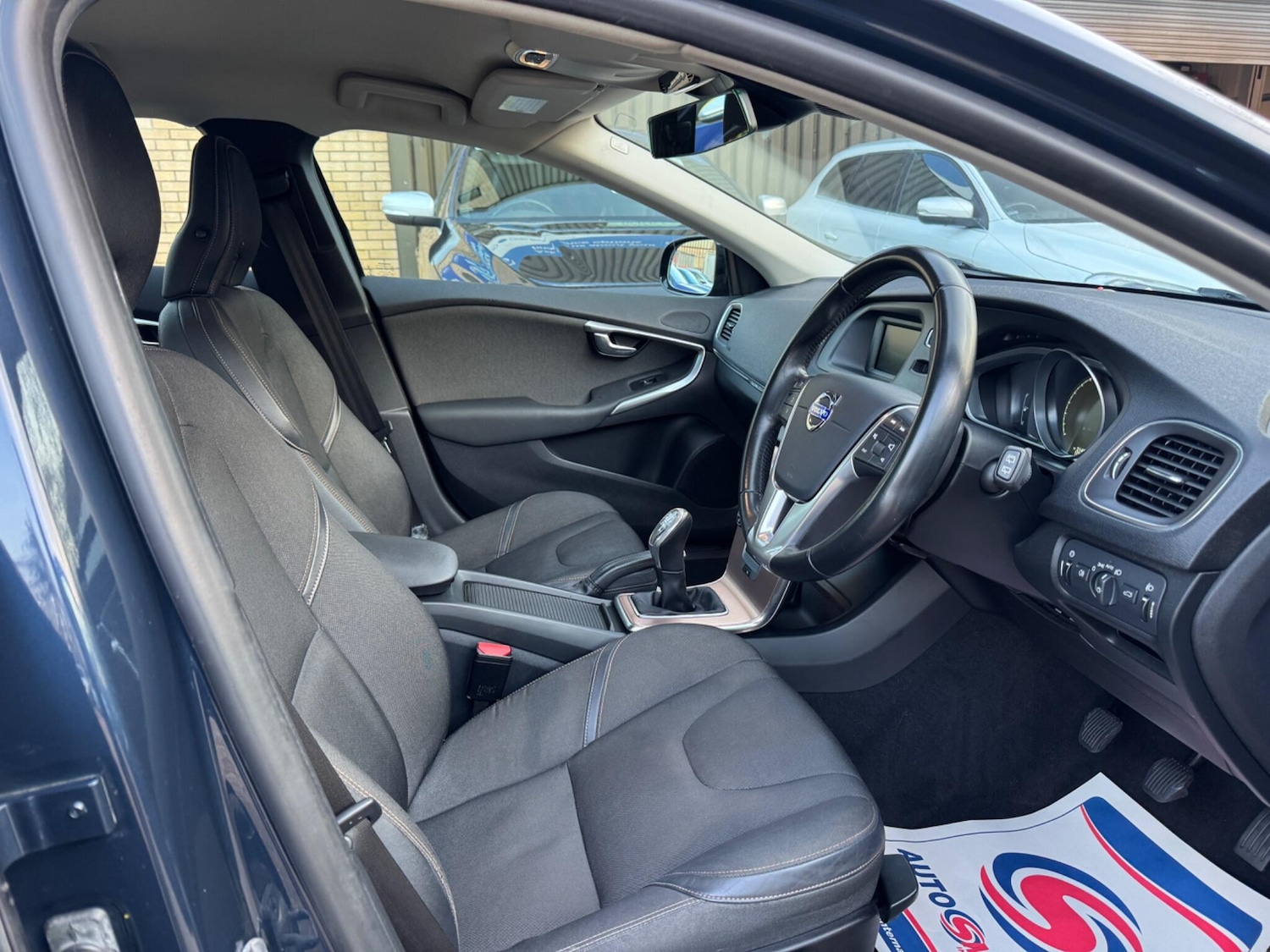 Used Volvo V40 Cross Country for sale - 77768411: Photo 9