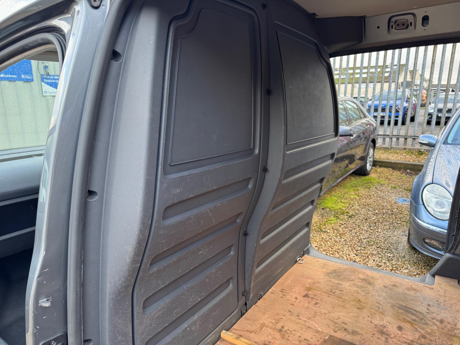 Used Volkswagen Caddy Maxi 2013 for sale - 76742369: Photo 13