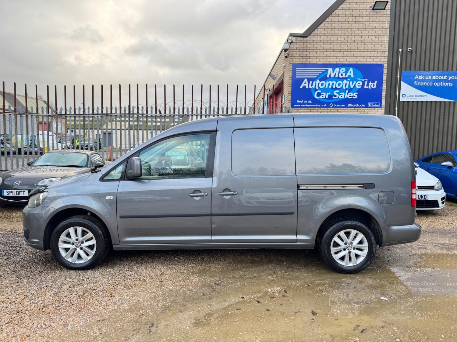 Used Volkswagen Caddy Maxi 2013 for sale - 76742369: Photo 4
