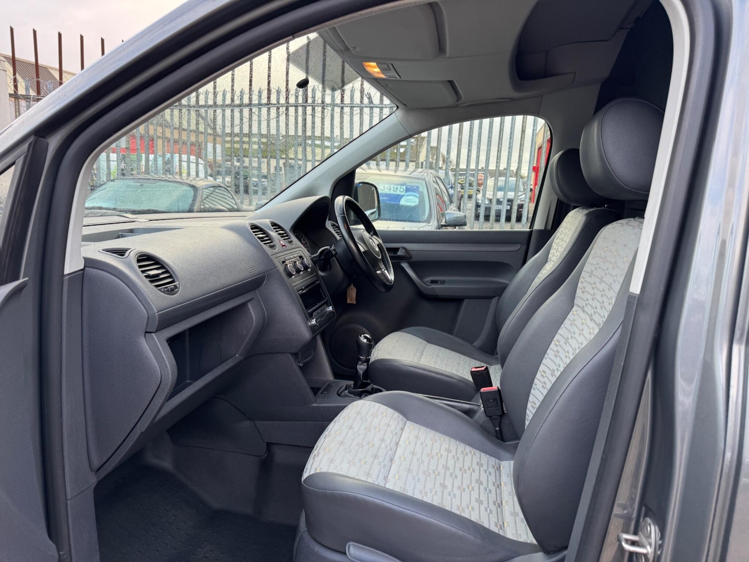 Used Volkswagen Caddy Maxi 2013 for sale - 76742369: Photo 9