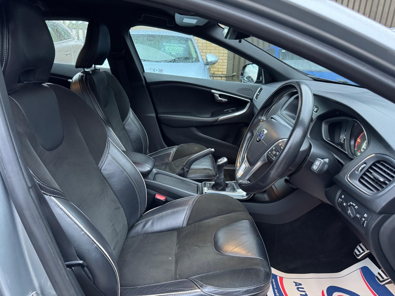 Used Volvo V40 2015 for sale - 77425822: Photo 10