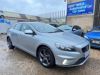 Used Volvo V40 2015 for sale - 77425822: Photo