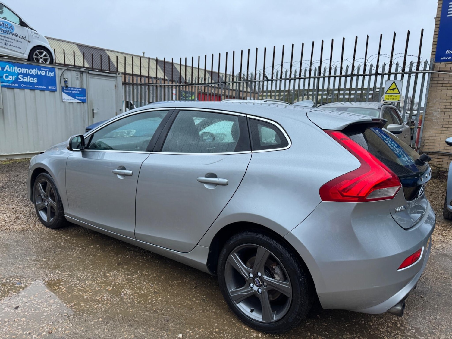 Used Volvo V40 2015 for sale - 77425822: Photo 3