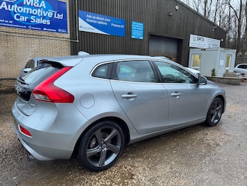Used Volvo V40 2015 for sale - 77425822: Photo